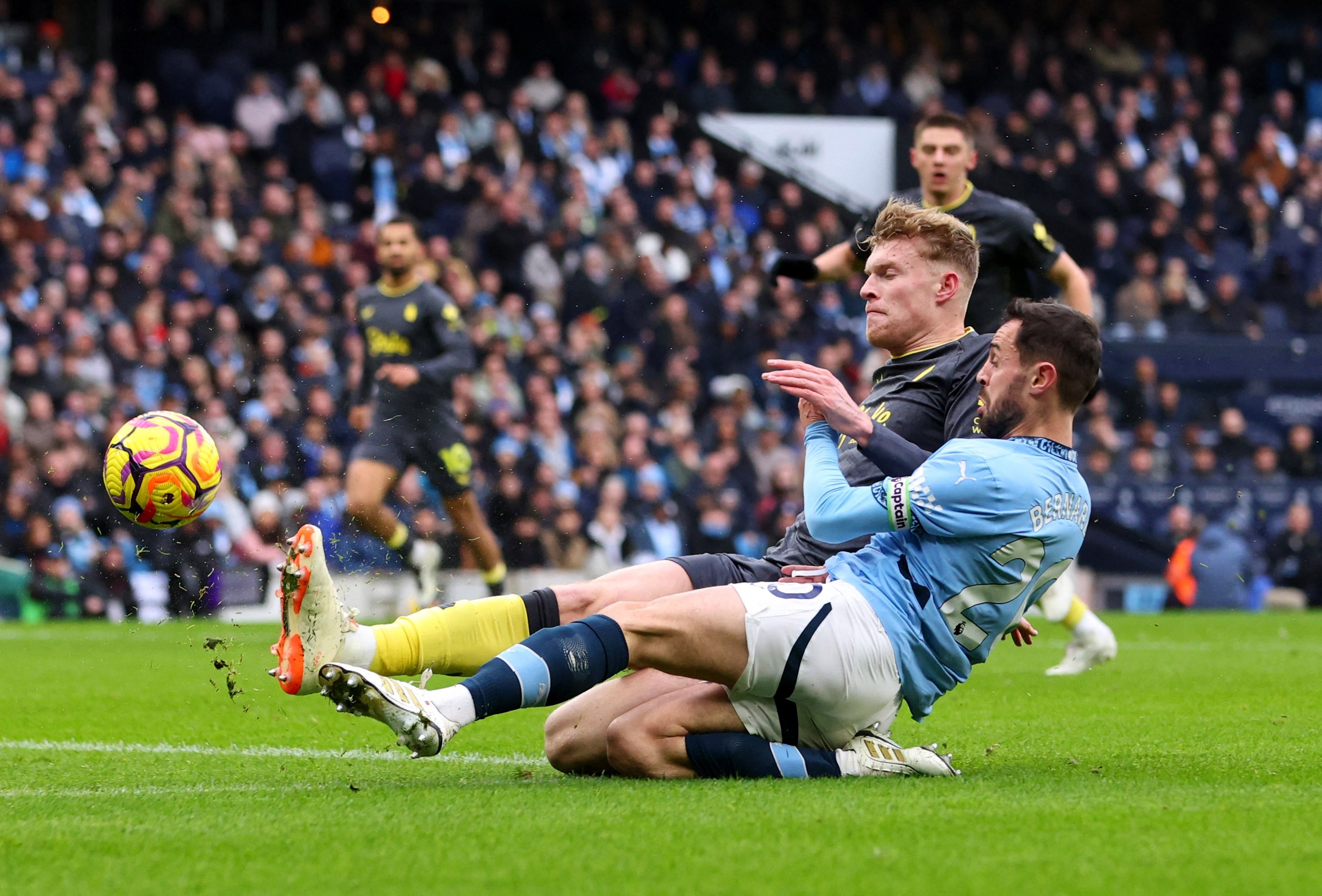 包含南安普顿主场不敌埃弗顿,错失取胜机会的词条 包含南安普顿主场不敌埃弗顿,错失取胜机会的词条