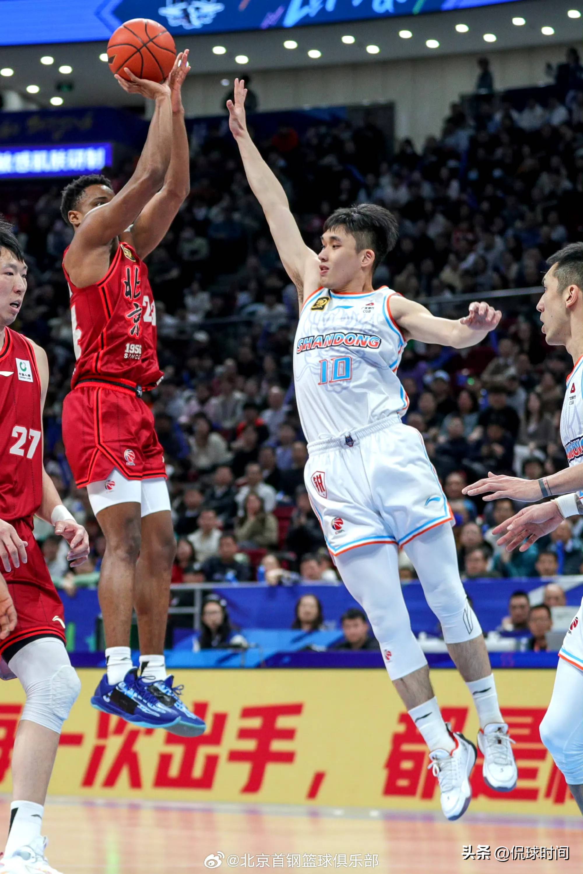 爱游戏官网-新晋球员表现抢眼，成为球队的最大黑马的简单介绍