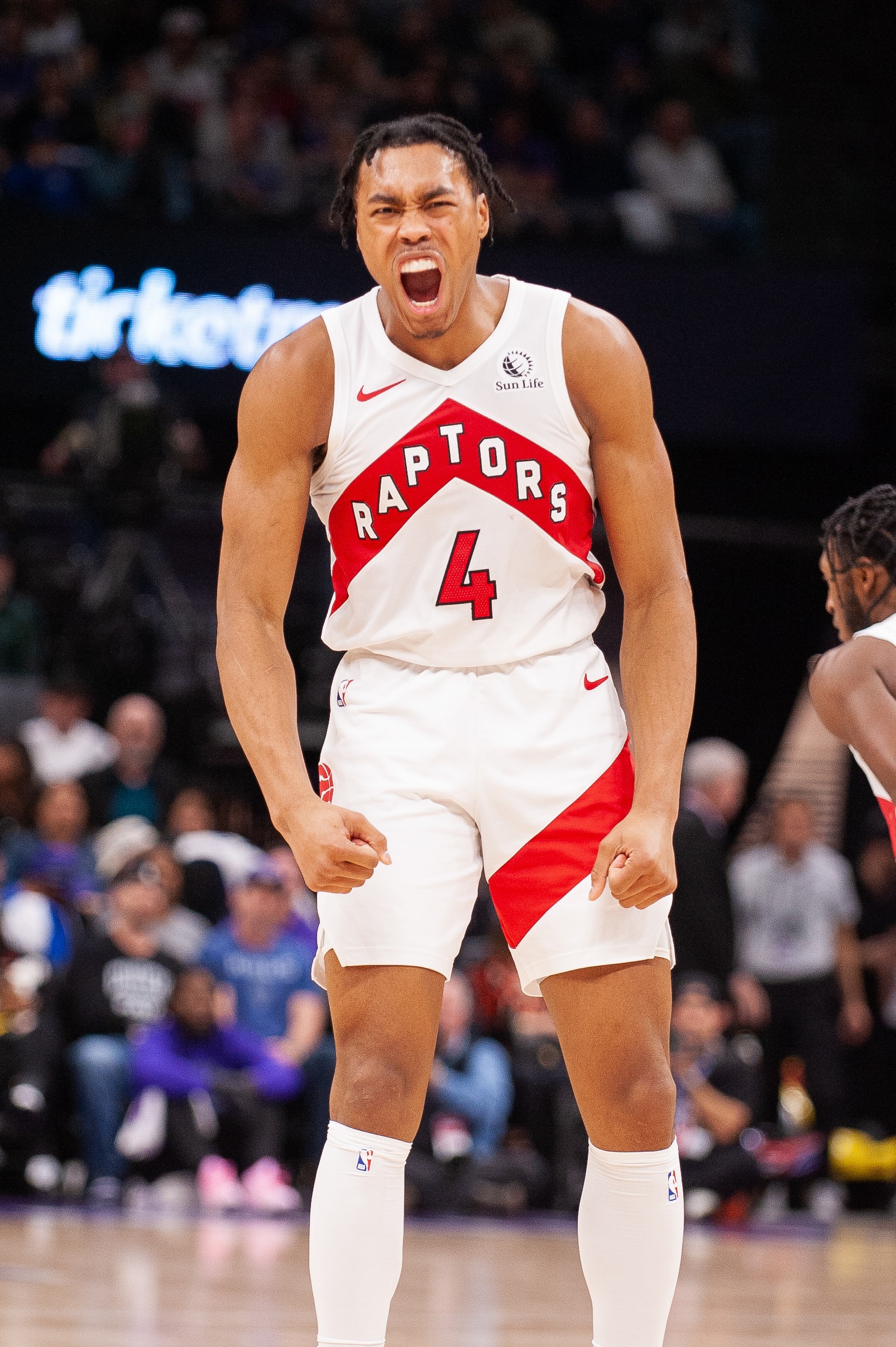 爱游戏官网-关于猛龙新赛季崭露头角一举成名的信息