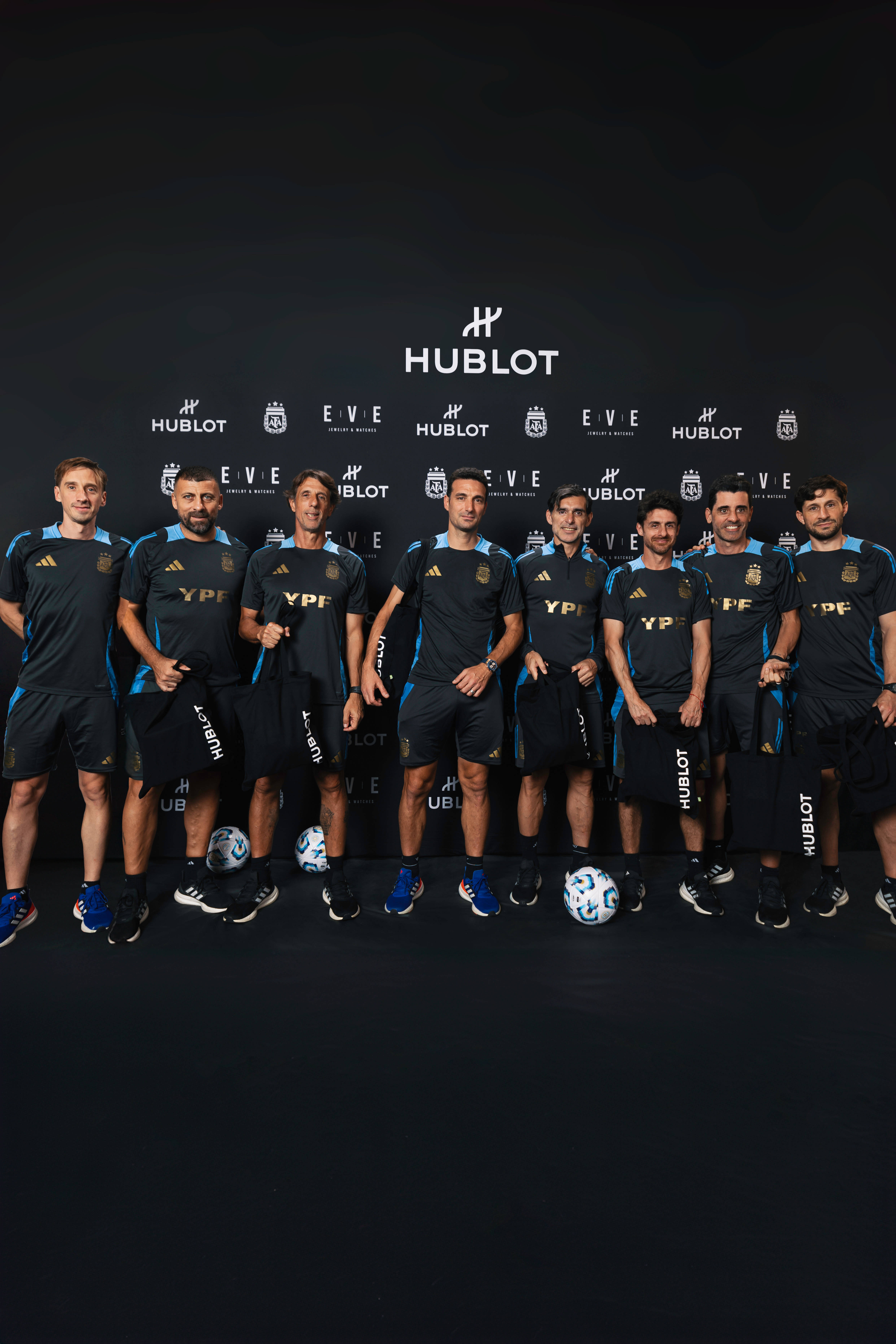 阿根廷足球队球员荣膺联赛最佳球员称号的简单介绍 阿根廷足球队球员荣膺联赛最佳球员称号的简单介绍