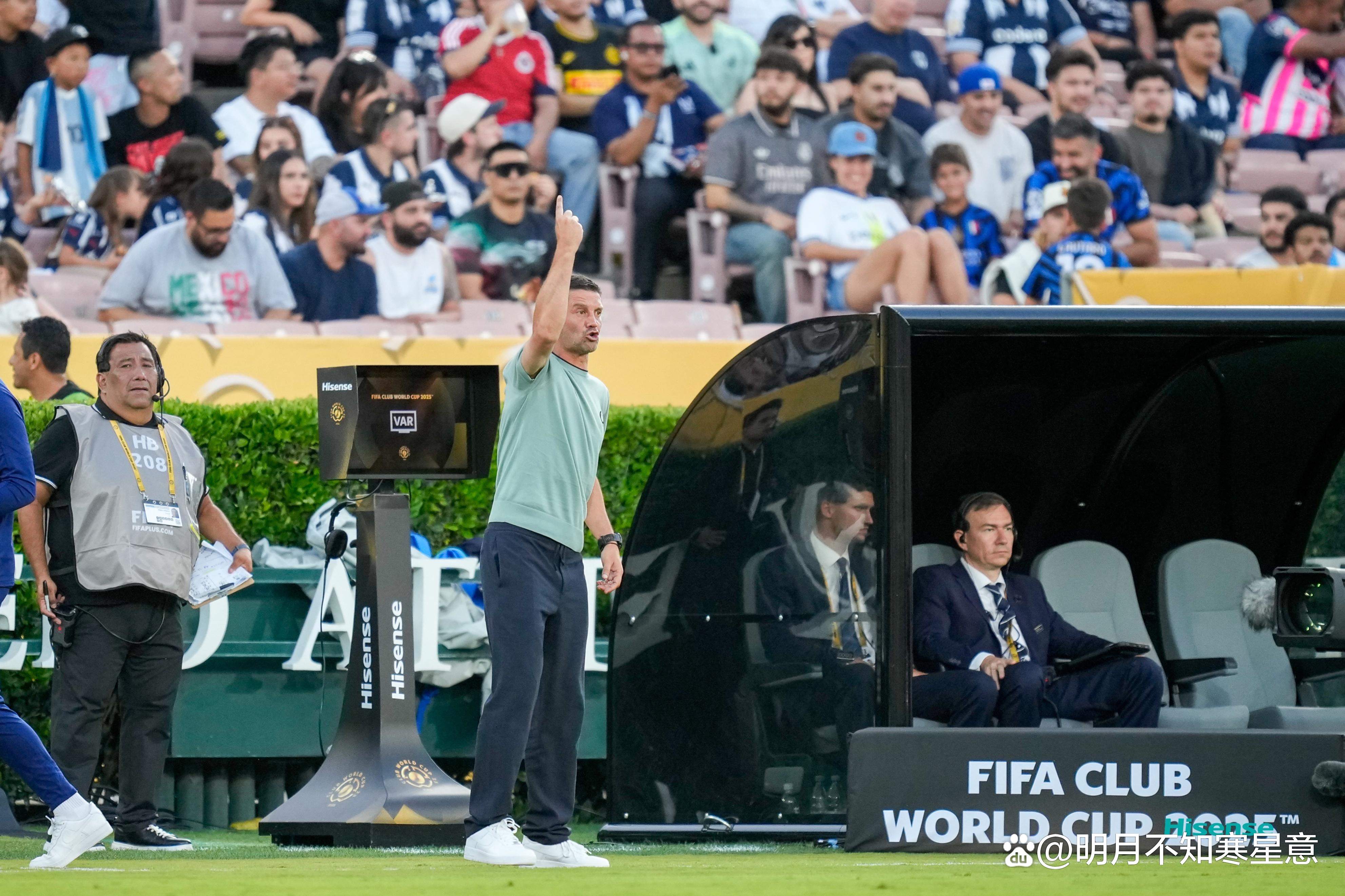 西班牙足球新星崭露头角,表现抢眼的简单介绍 西班牙足球新星崭露头角,表现抢眼的简单介绍