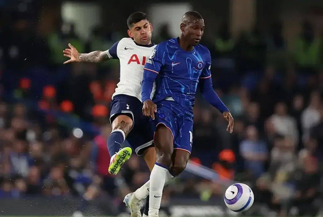 切尔西逆转埃弗顿,取得关键胜利 切尔西逆转埃弗顿,取得关键胜利