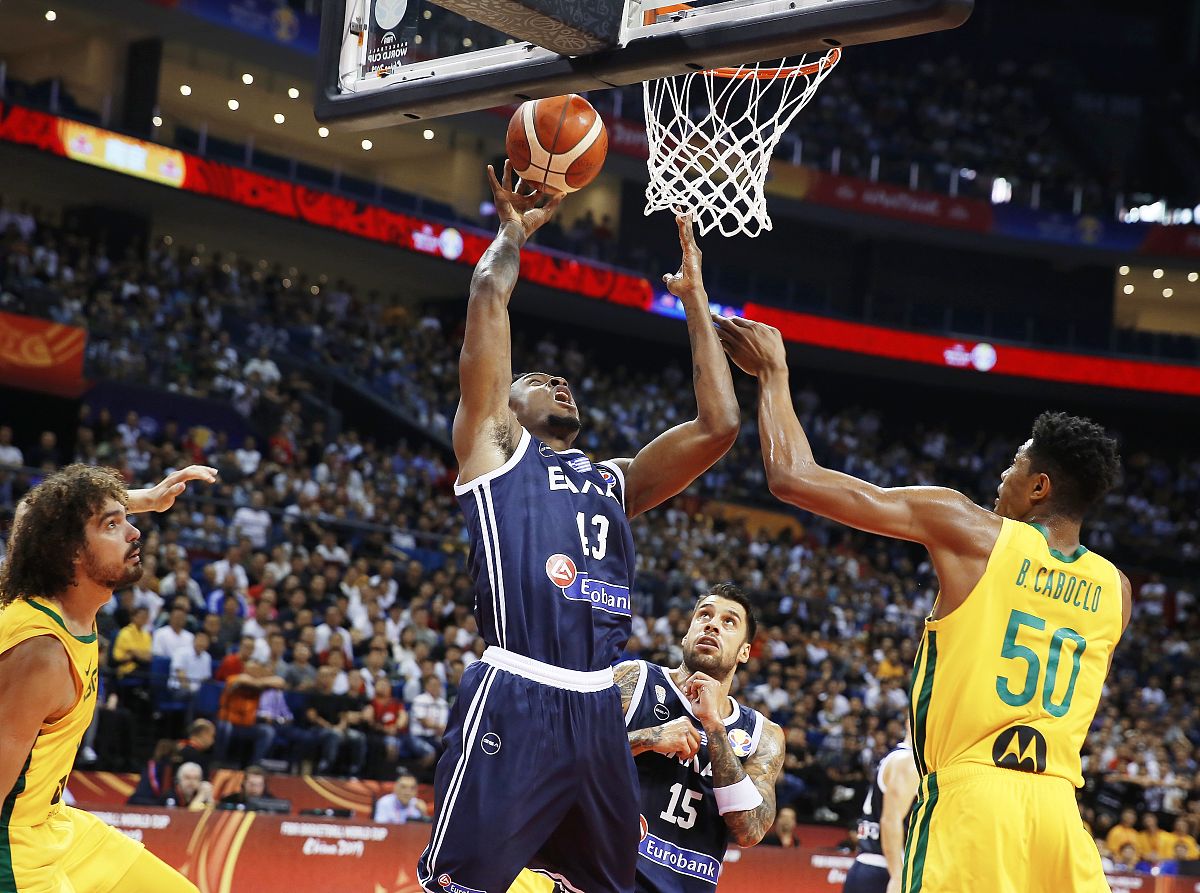 奇才队在客场惨败爵士队,遗憾失利 奇才队在客场惨败爵士队,遗憾失利