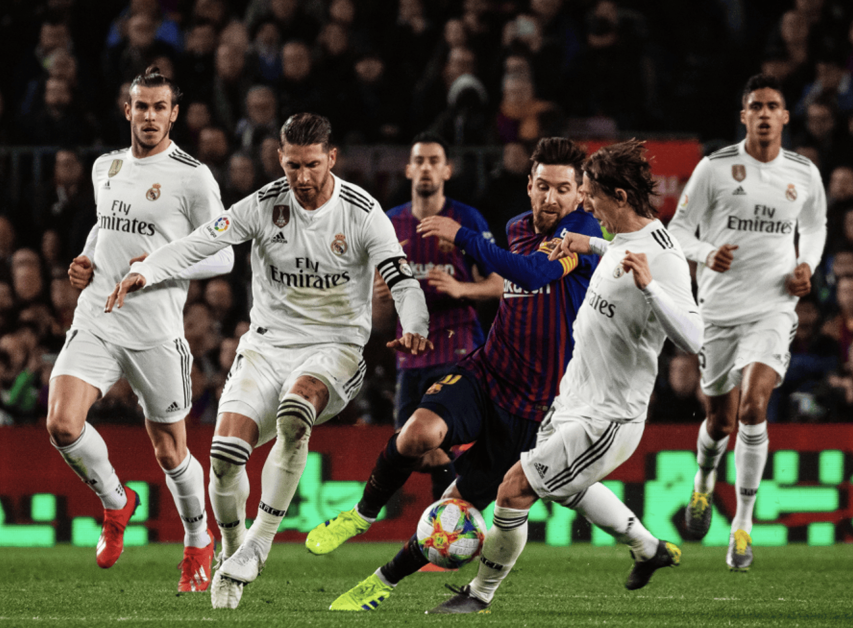 皇马险胜曼联,挺进欧冠决赛 皇马险胜曼联,挺进欧冠决赛