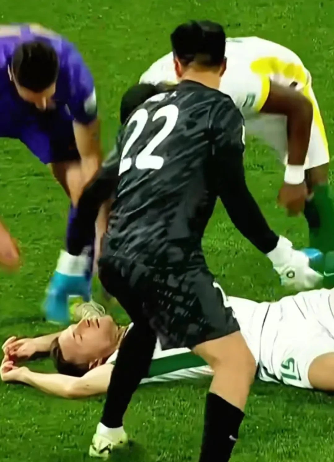 足球明星遭遇重伤,球队不胜多场比赛 足球明星遭遇重伤,球队不胜多场比赛