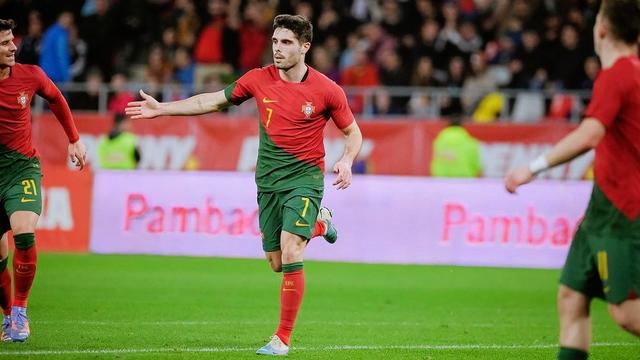 包含比利时在对阵格鲁吉亚的比赛中-战平的词条