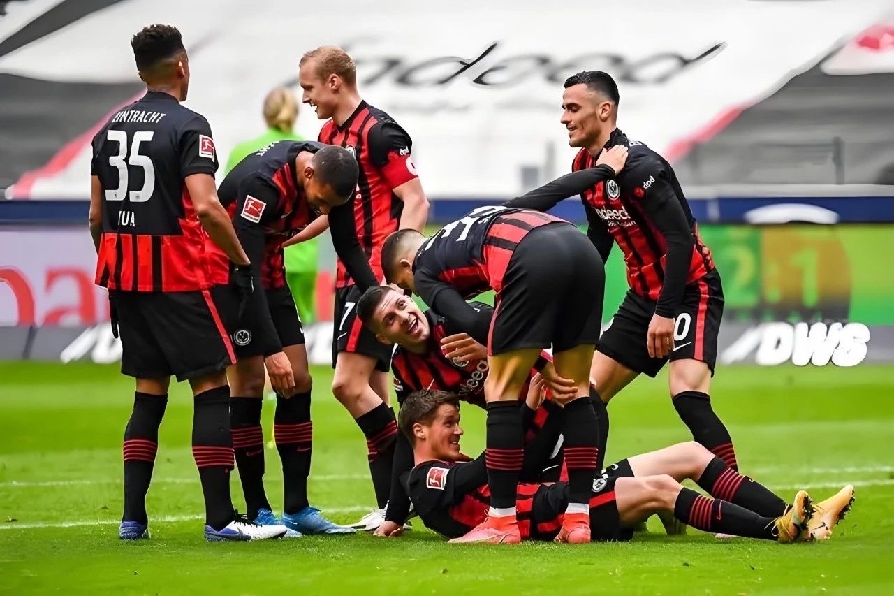 法兰克福遭遇连败,客场不敌汉堡的简单介绍 法兰克福遭遇连败,客场不敌汉堡的简单介绍