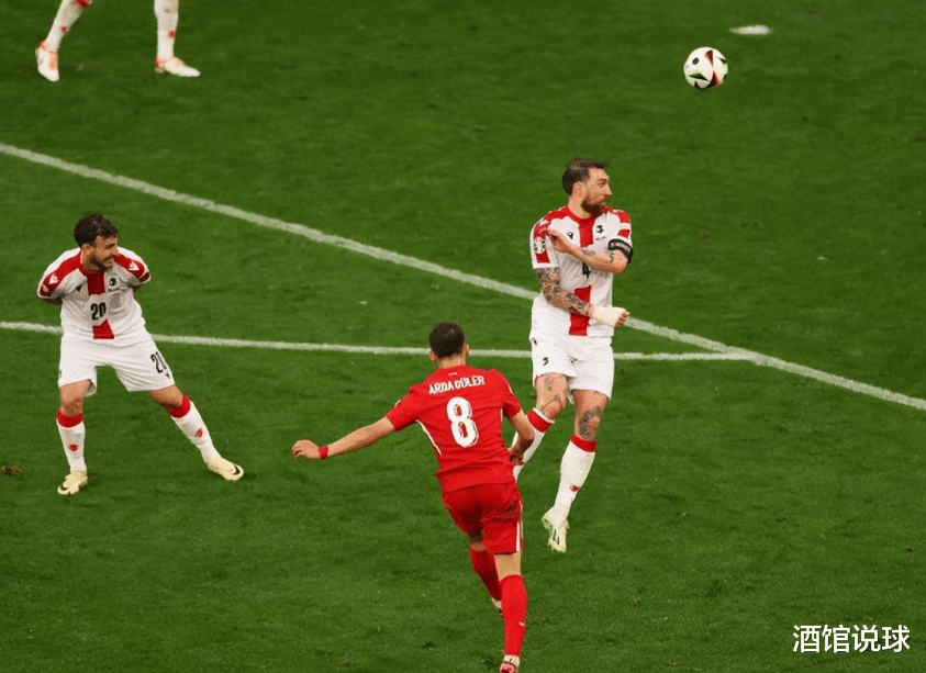 关于足球赛场上的精彩瞬间引发球迷热议的信息 关于足球赛场上的精彩瞬间引发球迷热议的信息