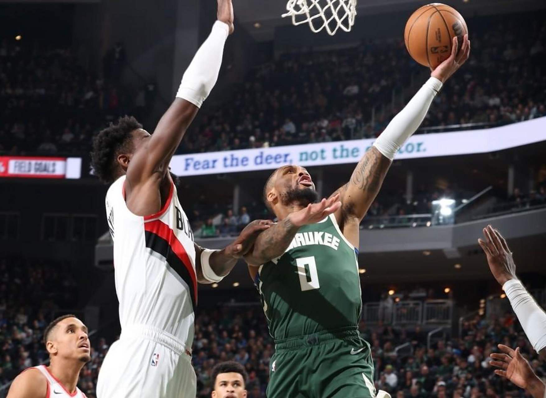 包含开拓者全面击败黄蜂,利拉德再砍+表现抢眼的词条 包含开拓者全面击败黄蜂,利拉德再砍+表现抢眼的词条