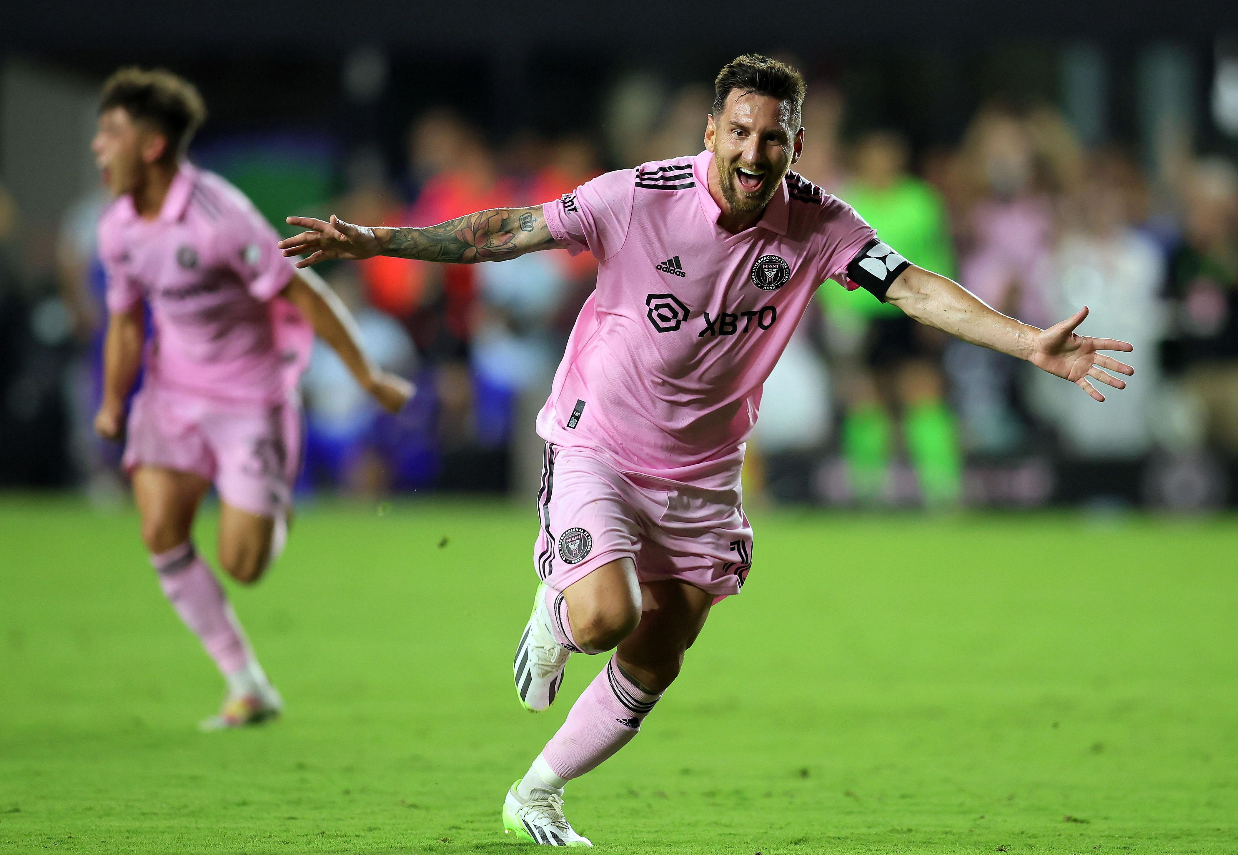 梅西带领巴黎圣日耳曼向决赛进发 梅西带领巴黎圣日耳曼向决赛进发